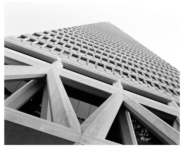 https://draxi6k9d7q0g.cloudfront.net/facade/resized/000034720004@0.0625.jpg